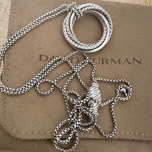 CROSSOVER PENDANT NECKLACE Sterling Silver with Diamonds 100 % authentic